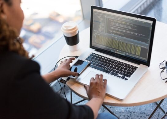 pexels-divinetechygirl-1181243